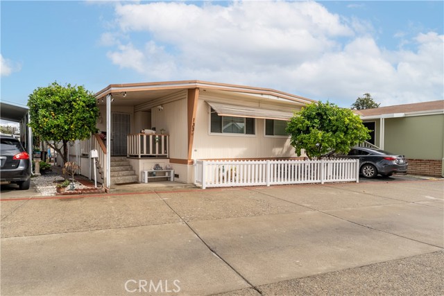 Detail Gallery Image 2 of 10 For 133 Colombo Ln, Tustin,  CA 92780 - 3 Beds | 2 Baths