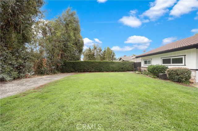 Detail Gallery Image 3 of 44 For 13301 Yorba St, Santa Ana,  CA 92705 - 3 Beds | 2/1 Baths