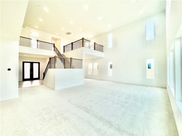 Detail Gallery Image 3 of 40 For 27533 Elderberry Dr, Valencia,  CA 91381 - 5 Beds | 5/1 Baths