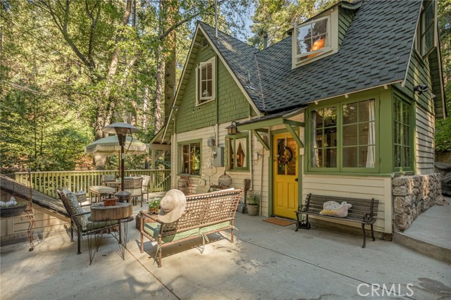 655 Cottage Grove Drive, Lake Arrowhead, CA 92352