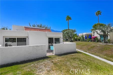 Detail Gallery Image 22 of 33 For 1692 Fairway Cir, Palm Springs,  CA 92264 - 2 Beds | 2 Baths
