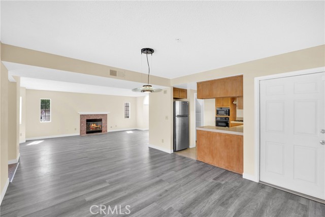519 Sefton Avenue, Monterey Park CA: https://media.crmls.org/medias/f038aa99-4070-4c1b-8db8-2b759157e5ba.jpg