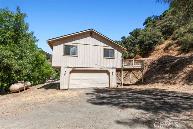 9031 Tassajara Creek Road, Santa Margarita CA: https://media.crmls.org/medias/f038c004-db51-4205-9164-196c1cbabba6.jpg