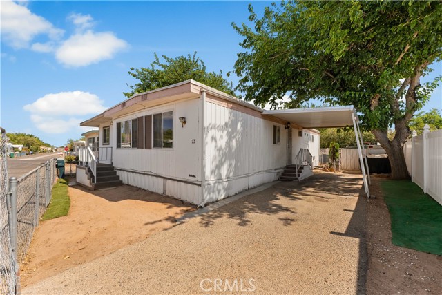 Detail Gallery Image 2 of 22 For 3255 E Avenue R #73,  Palmdale,  CA 93550 - 4 Beds | 2 Baths