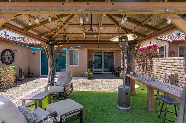 67760 Rio Vista Drive, Cathedral City CA: https://media.crmls.org/medias/f03a3fd6-b3f2-4622-a81d-5f1eea64db90.jpg