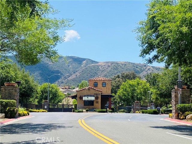 8875 Soothing Court, Corona CA: https://media.crmls.org/medias/f03a439e-fd73-4b8d-8dbc-9d01ce7ba919.jpg