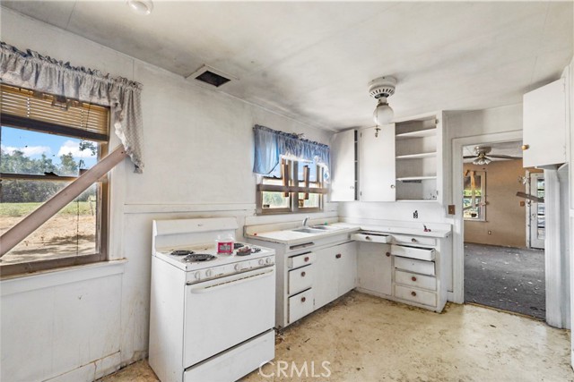 8340 West Lane, Winton CA: https://media.crmls.org/medias/f03a49f9-cf2e-45a8-8f9e-0aca4388d911.jpg