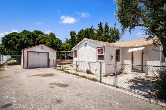Detail Gallery Image 5 of 32 For 9804 Palmetto Ave, Fontana,  CA 92335 - 2 Beds | 1 Baths
