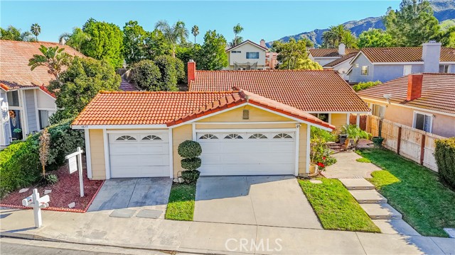 Detail Gallery Image 2 of 35 For 4875 Golden Ridge Dr, Corona,  CA 92878 - 3 Beds | 2 Baths