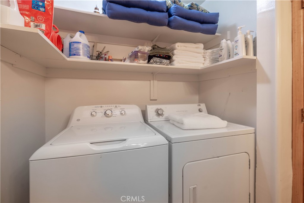 https://media.crmls.org/medias/f03ae705-2568-474d-ad88-548c25b5ca60.jpg?preset=X-Large