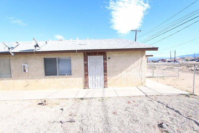 16315 Juniper Street, Hesperia CA: https://media.crmls.org/medias/f03b2d53-9e7e-482f-9d0b-cd48e9634b62.jpg