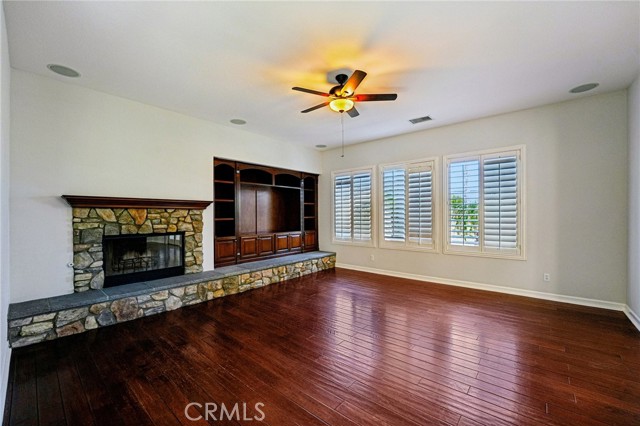 Detail Gallery Image 8 of 68 For 8622 Edelweiss, Corona,  CA 92883 - 5 Beds | 4/1 Baths