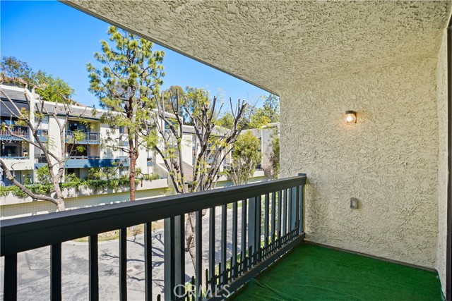 Detail Gallery Image 12 of 65 For 4041 via Marisol #313,  Los Angeles,  CA 90042 - 2 Beds | 2 Baths