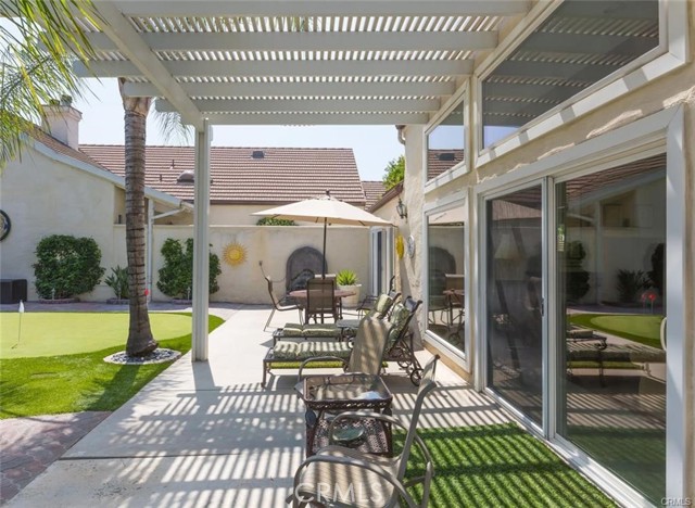 1802 Prince Albert Drive, Riverside CA: https://media.crmls.org/medias/f03dd855-c9a3-474b-a3af-b2867091db1d.jpg