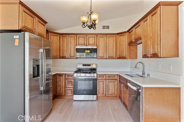 Detail Gallery Image 6 of 32 For 6828 Woodcrest Pl, Rancho Cucamonga,  CA 91701 - 3 Beds | 2 Baths