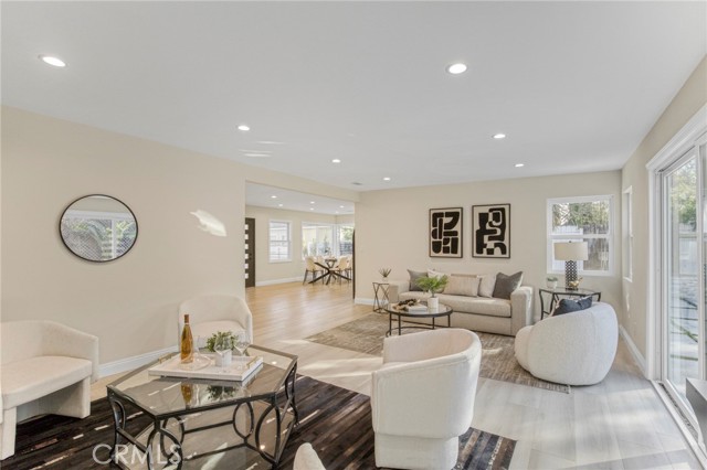 Detail Gallery Image 11 of 35 For 19120 Bessemer, Tarzana,  CA 91335 - 4 Beds | 3 Baths