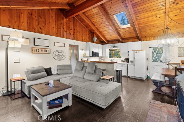 2452 Spring Drive, Running Springs CA: https://media.crmls.org/medias/f03f1b0a-87e4-4c21-b4a4-dbe9607d4d36.jpg