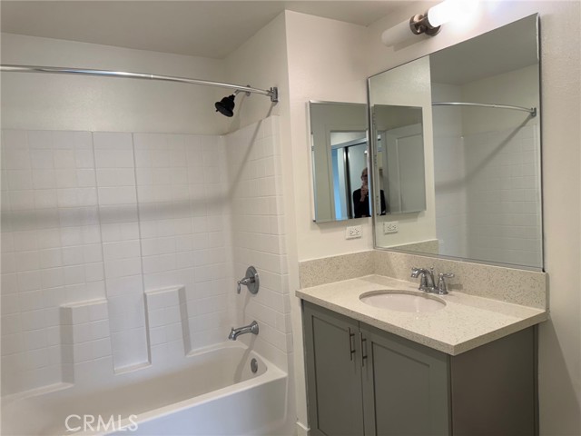 Detail Gallery Image 21 of 37 For 1025 S Berendo St #411,  Los Angeles,  CA 90006 - 2 Beds | 2 Baths