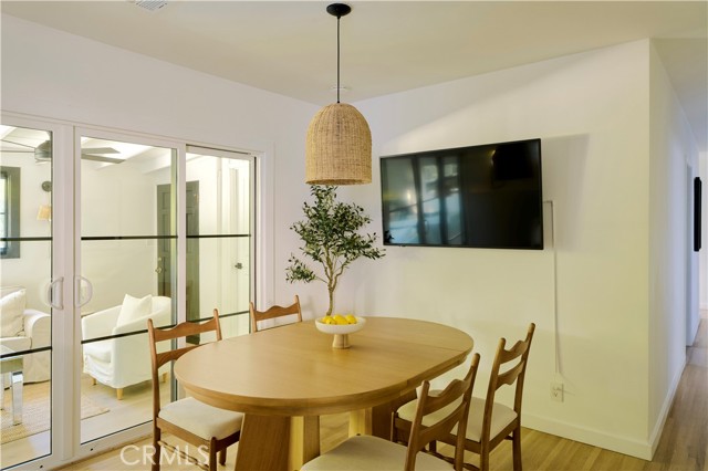 Detail Gallery Image 19 of 40 For 4800 Mary Ellen, Sherman Oaks,  CA 91423 - 3 Beds | 2 Baths