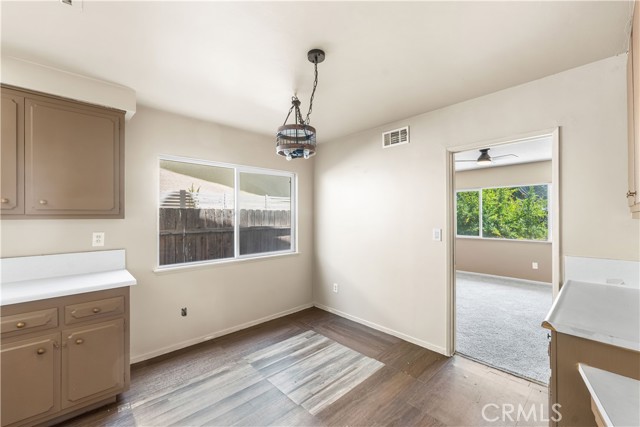 9946 Ruffner Avenue, North Hills CA: https://media.crmls.org/medias/f03fc688-f714-4f45-9dc8-8dae00034bc7.jpg