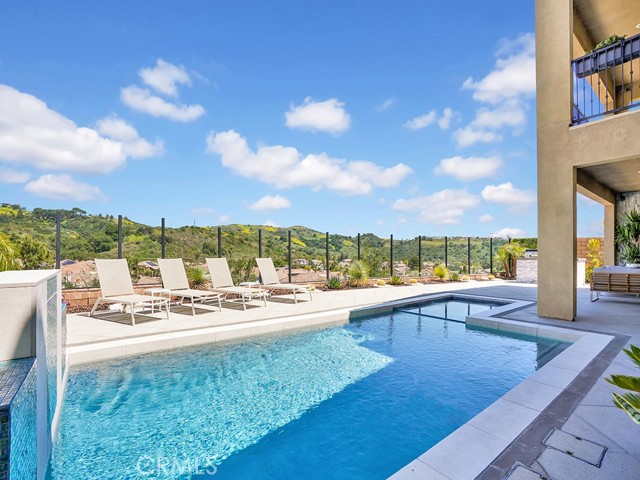 15 Cielo Azul, Mission Viejo CA: https://media.crmls.org/medias/f0408d04-64e4-4deb-9dbe-c883049ce4ab.jpg