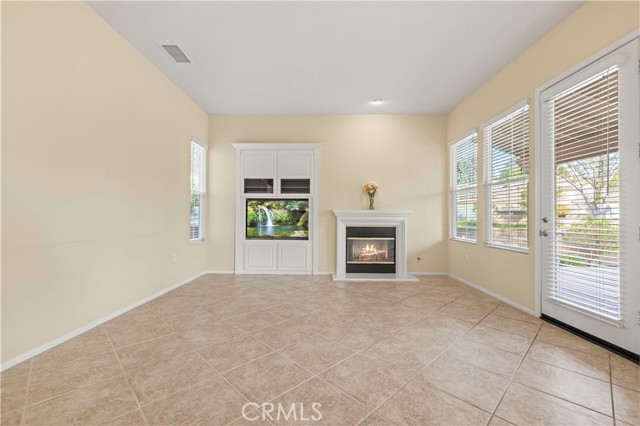 Detail Gallery Image 5 of 67 For 23761 Hickory Ct, Valencia,  CA 91354 - 3 Beds | 2 Baths