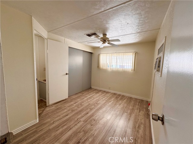 Detail Gallery Image 4 of 31 For 725 W Thornton, Hemet,  CA 91743 - 2 Beds | 1/1 Baths