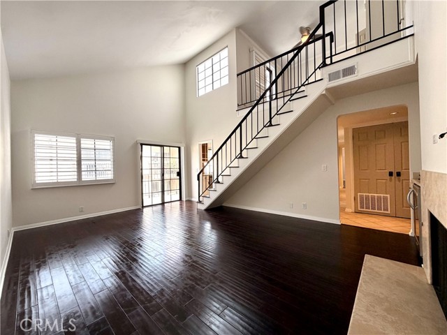 Detail Gallery Image 5 of 29 For 227 S Madison, Pasadena,  CA 91101 - 2 Beds | 2/1 Baths