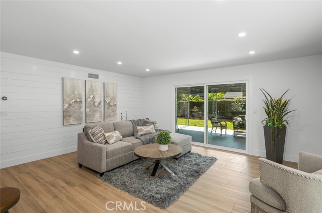 Image 6 of 31 For 16791 Glenhaven Lane