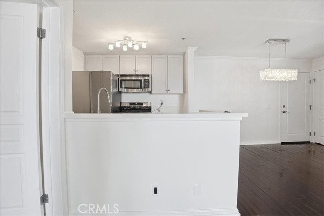 Detail Gallery Image 14 of 44 For 7320 Hawthorn Ave #108,  Los Angeles,  CA 90046 - 2 Beds | 2 Baths