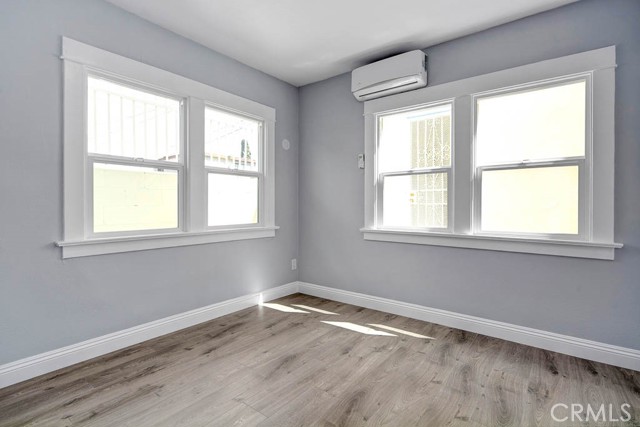 Detail Gallery Image 13 of 17 For 212 S Hoover St, Los Angeles,  CA 90004 - 2 Beds | 1 Baths