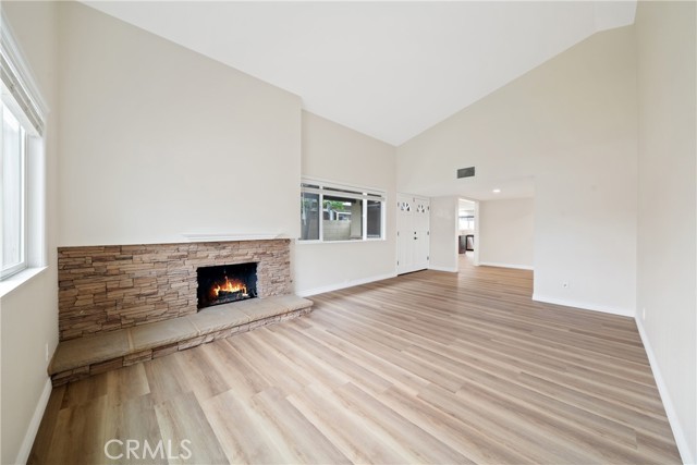 Detail Gallery Image 12 of 29 For 5665 Meadow Vista Way, Agoura Hills,  CA 91301 - 4 Beds | 2 Baths