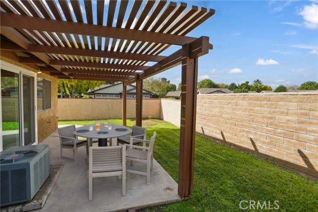 Detail Gallery Image 9 of 14 For 25585 Palma Alta, Valencia,  CA 91355 - 2 Beds | 2 Baths