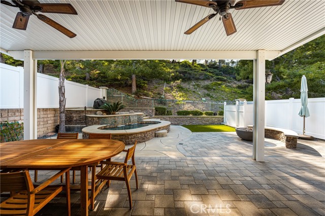 Detail Gallery Image 3 of 32 For 995 S Silver Star Way, Anaheim,  CA 92808 - 3 Beds | 2/1 Baths