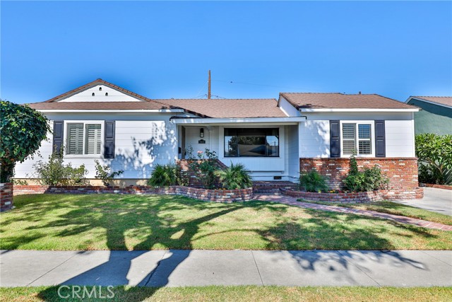 Detail Gallery Image 1 of 1 For 2433 Yearling St, Lakewood,  CA 90712 - 4 Beds | 2 Baths