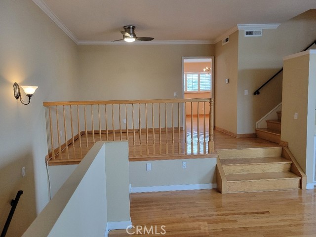 Detail Gallery Image 13 of 19 For 400 Palos Verdes, Redondo Beach,  CA 90277 - 3 Beds | 2/1 Baths