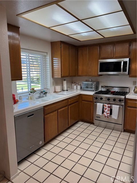 Detail Gallery Image 10 of 39 For 13210 Avenida Santa Tecla 707a,  La Mirada,  CA 90638 - 3 Beds | 2 Baths