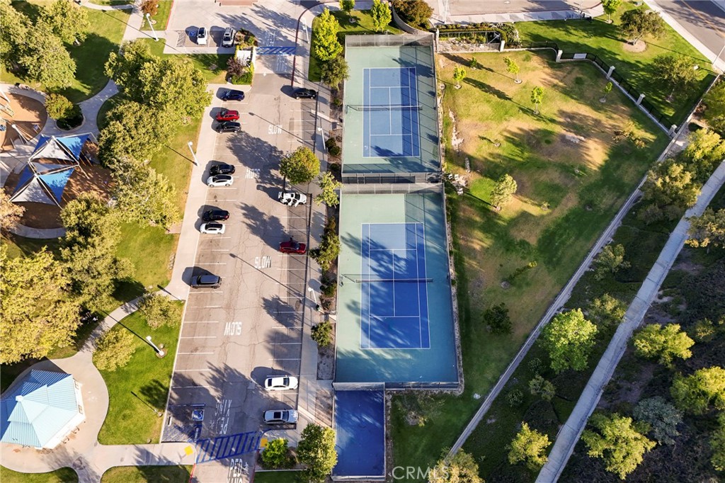 https://media.crmls.org/medias/f045c72c-ca4c-4306-99b8-0f745f903a87.jpg?preset=X-Large