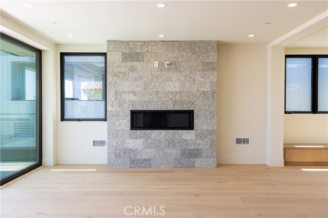 Detail Gallery Image 50 of 56 For 404 16th St, Manhattan Beach,  CA 90266 - 5 Beds | 5/2 Baths