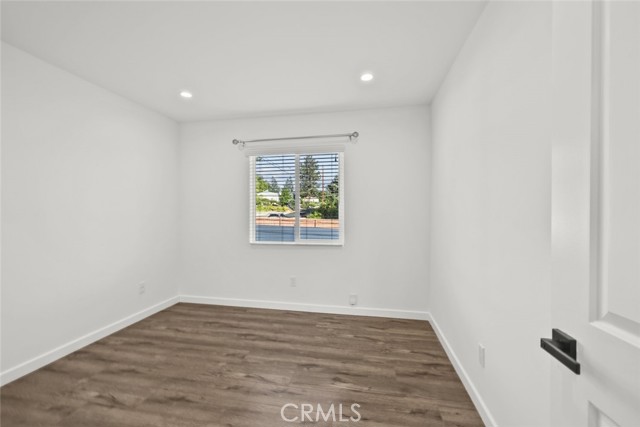 4718 La Crescenta Avenue, La Crescenta CA: https://media.crmls.org/medias/f0463224-6eac-4f98-8b87-e629a7f11edf.jpg
