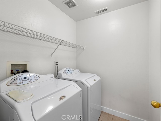 Detail Gallery Image 16 of 25 For 14580 Phoenix St, Victorville,  CA 92394 - 4 Beds | 3 Baths