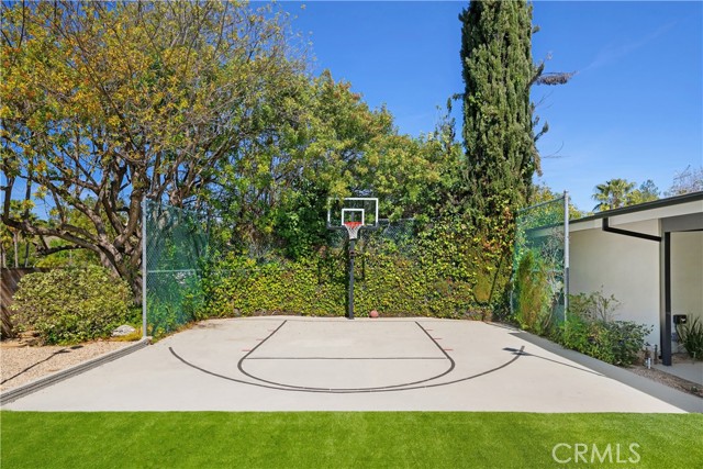 18839 La Amistad Place, Tarzana CA: https://media.crmls.org/medias/f046cc2c-1a42-4904-884a-9a27842254d4.jpg
