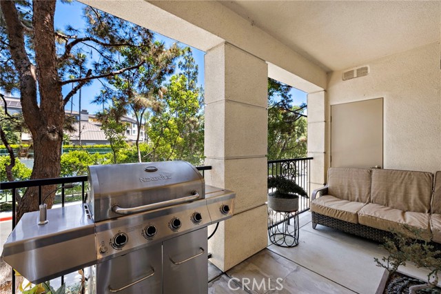 3247 Watermarke Place, Irvine CA: https://media.crmls.org/medias/f046ce14-da85-4048-9daa-bd47cbc3d594.jpg