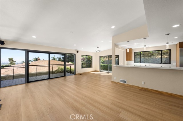 325 N Madison Avenue, Monrovia CA: https://media.crmls.org/medias/f048ad0b-298d-490b-97e0-631265390c04.jpg