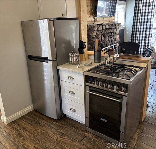 541 Timber Lane, Big Bear Lake CA: https://media.crmls.org/medias/f0497ece-0b0c-4a36-b586-2a6ae9953bc8.jpg