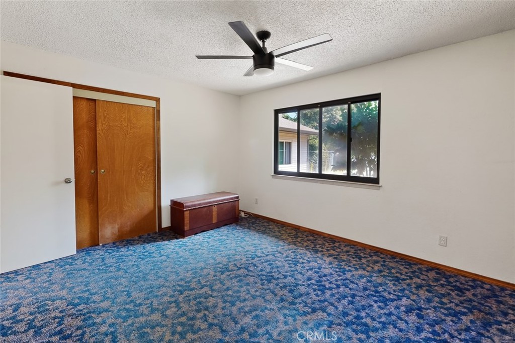 https://media.crmls.org/medias/f0499f0c-b7b1-4f6b-a2f2-c5ba3fa8998d.jpg?preset=X-Large