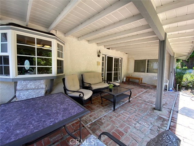 Detail Gallery Image 23 of 25 For 5323 Del Moreno Dr, Woodland Hills,  CA 91364 - 3 Beds | 3 Baths