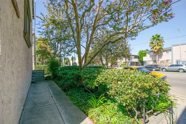 13930 Oxnard Street photo 6