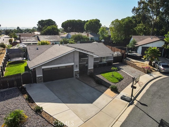 1643 Melody Circle, Corona CA: https://media.crmls.org/medias/f04ab57e-888d-452a-b20b-2c05c8815338.jpg