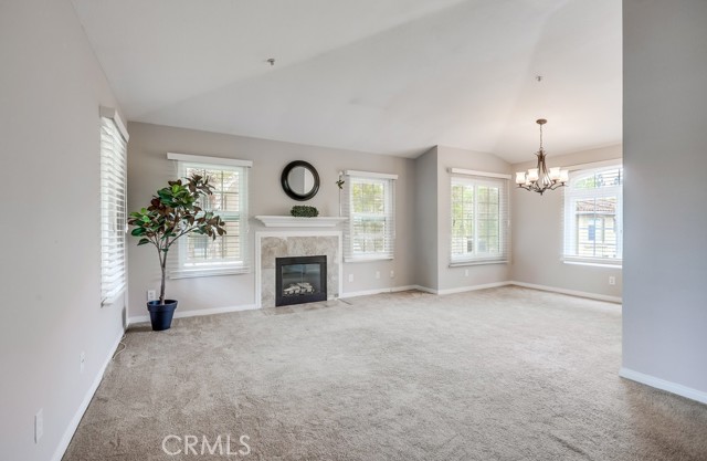 253 Gallery Way, Tustin CA: https://media.crmls.org/medias/f04b115a-57ff-4ac2-858d-d80df2d63e43.jpg